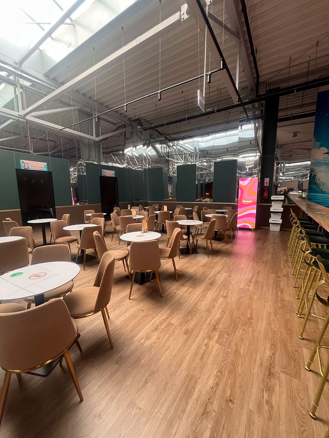 Bistro i strefa dla rodziców